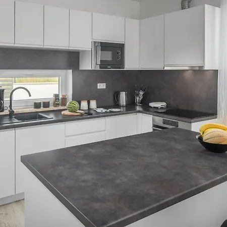 3 Bedroom Lovely In *