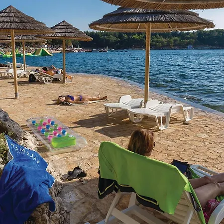 3 Bedroom Lovely In Σπίτι διακοπών *