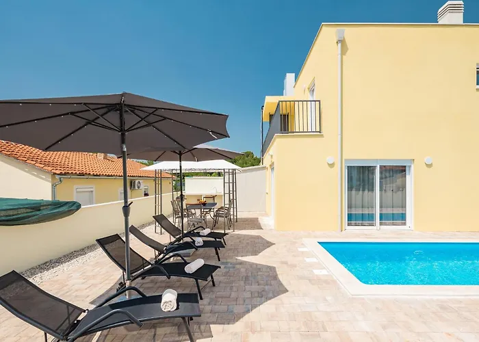 3 Bedroom Lovely In Ferienhaus Poreč