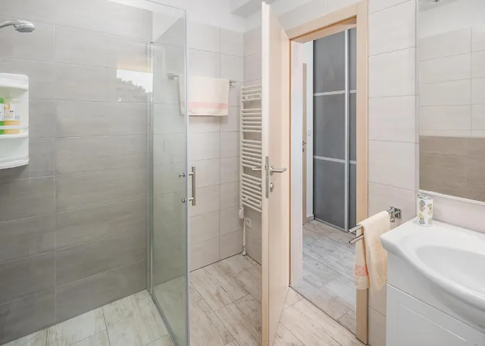 3 Bedroom Lovely In Poreč