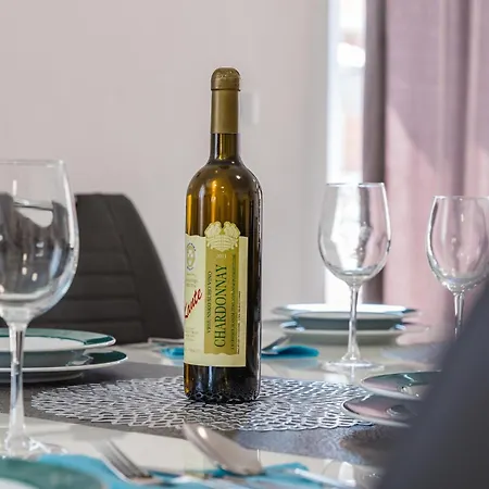 3 Bedroom Lovely In Prázdninový dům *