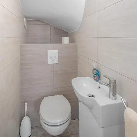 3 Bedroom Lovely In Prázdninový dům