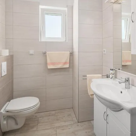 3 Bedroom Lovely In *