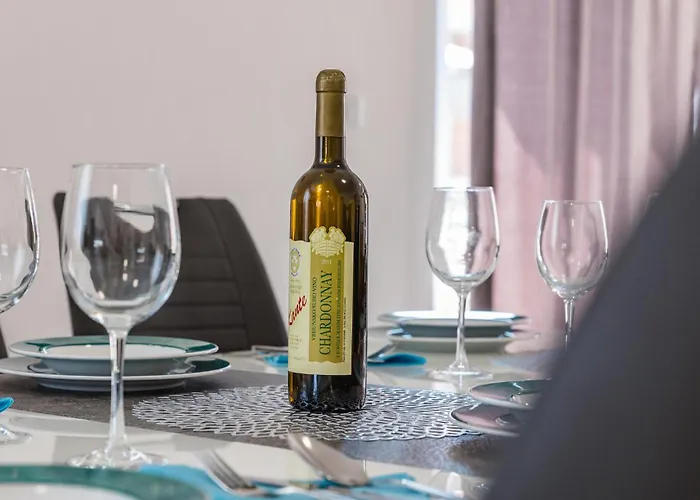 3 Bedroom Lovely In Дом отдыха *