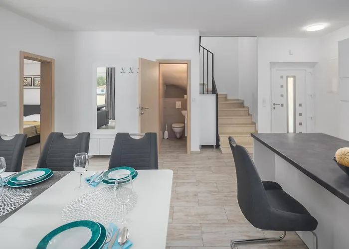 3 Bedroom Lovely In *