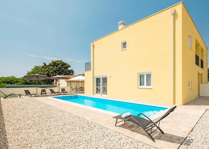 3 Bedroom Lovely In