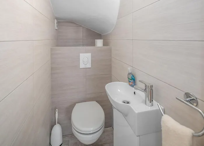 3 Bedroom Lovely In Дом отдыха