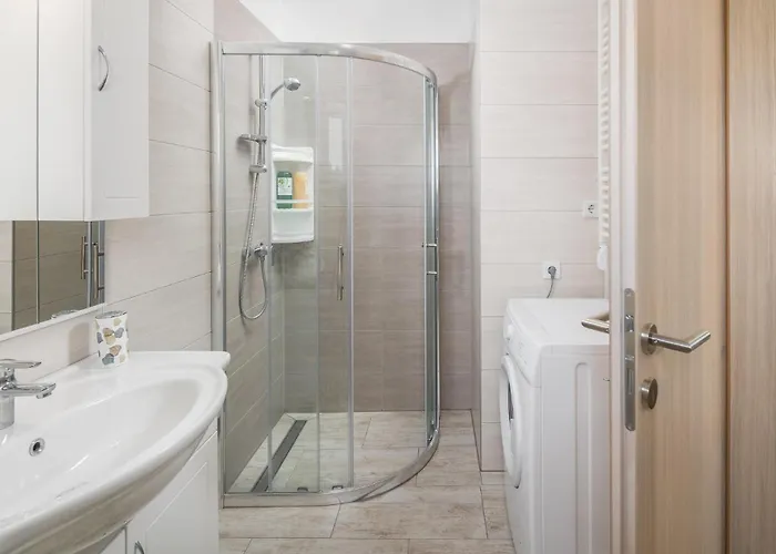 3 Bedroom Lovely In Дом отдыха