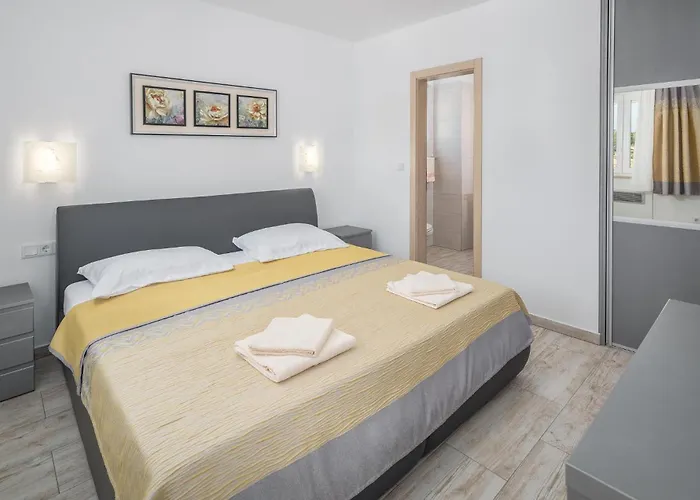 Дом отдыха 3 Bedroom Lovely In Пореч