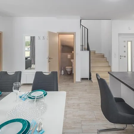 3 Bedroom Lovely In *